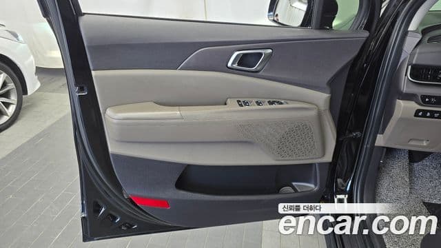 Kia Carnival 2024 — Photo 31/33