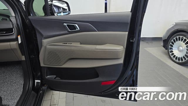 Kia Carnival 2024 — Photo 2/33