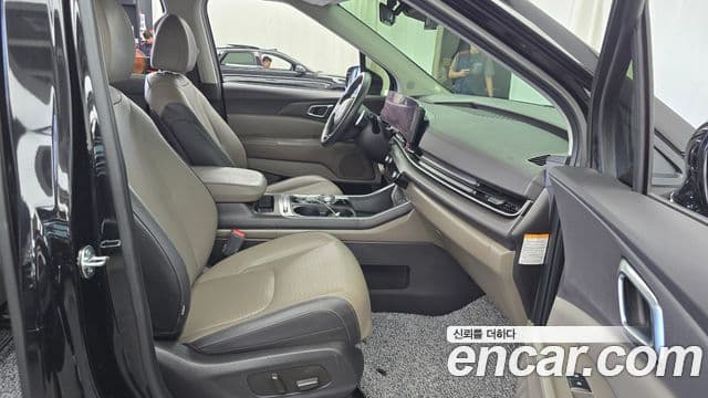 Kia Carnival 2024 — Photo 9/33
