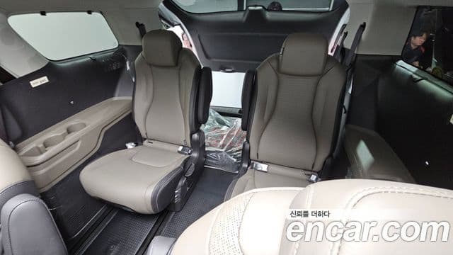 Kia Carnival 2024 — Фото 17/20