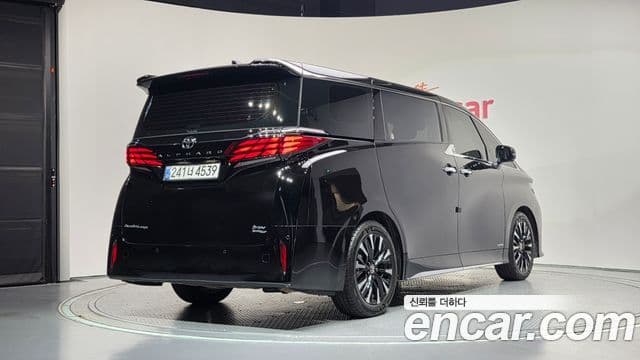 Toyota Alphard 2024 — Фото 2/20