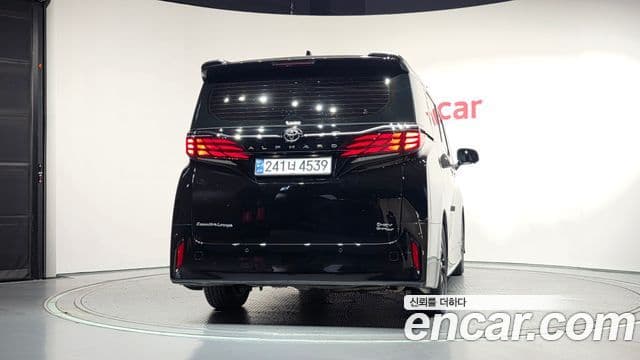Toyota Alphard 2024 — Фото 4/20