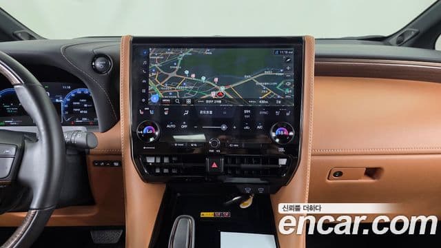 Toyota Alphard 2024 — Фото 14/20