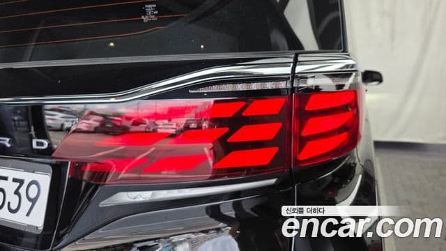 Toyota Alphard 2024 — Şəkil 13/40