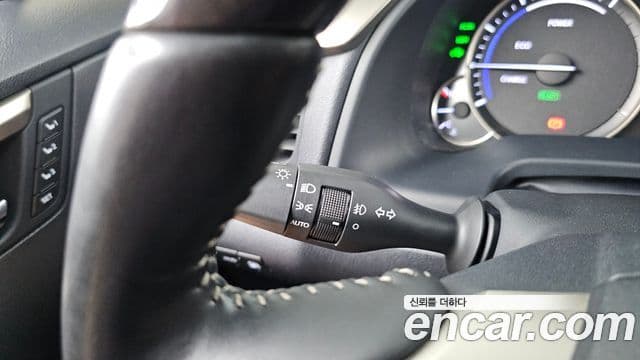 Lexus RX450h 2019 — Photo 14/32