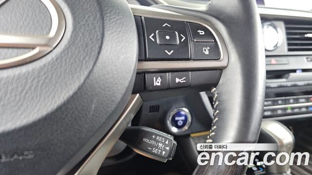 Lexus RX450h 2019 — Photo 18/32