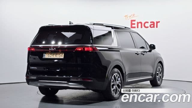Kia Carnival 2023 — Фото 2/20