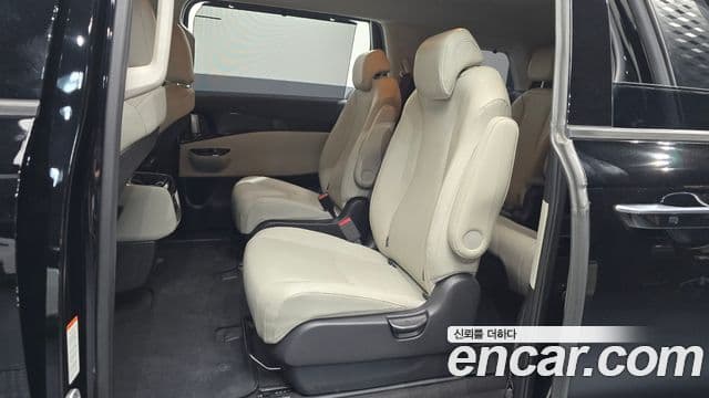 Kia Carnival 2023 — Фото 11/20