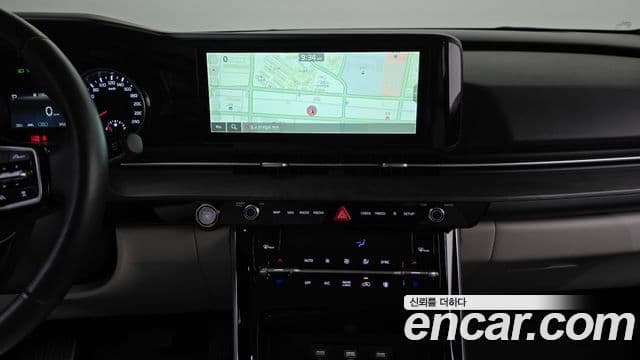 Kia Carnival 2023 — Фото 13/20