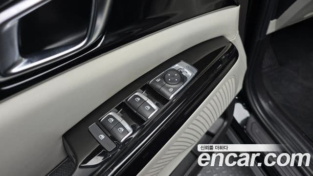 Kia Carnival 2023 — Фото 15/20