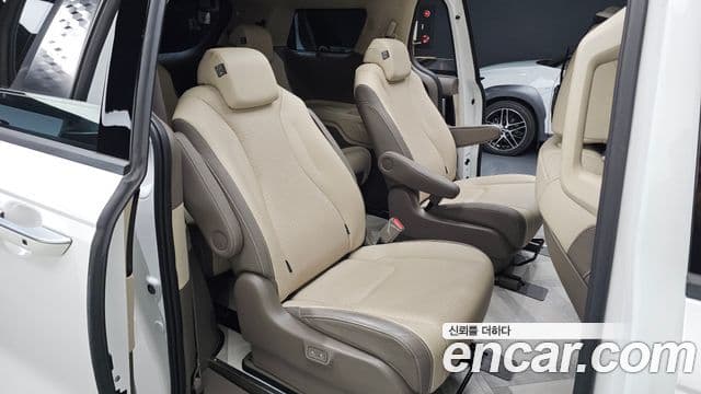 Kia Carnival 2023 — Фото 11/20
