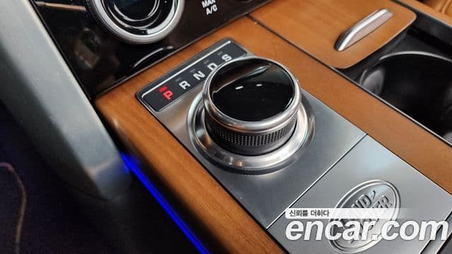 Land Rover Range Rover 2020 — Photo 7/40