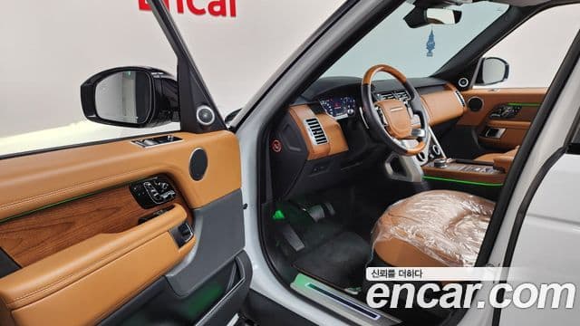 Land Rover Range Rover 2020 — Photo 32/40