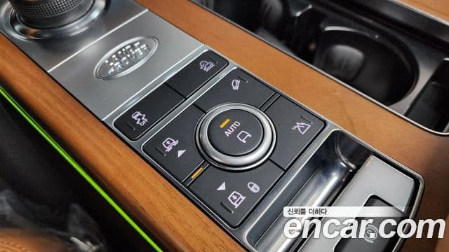 Land Rover Range Rover 2020 — Photo 8/40