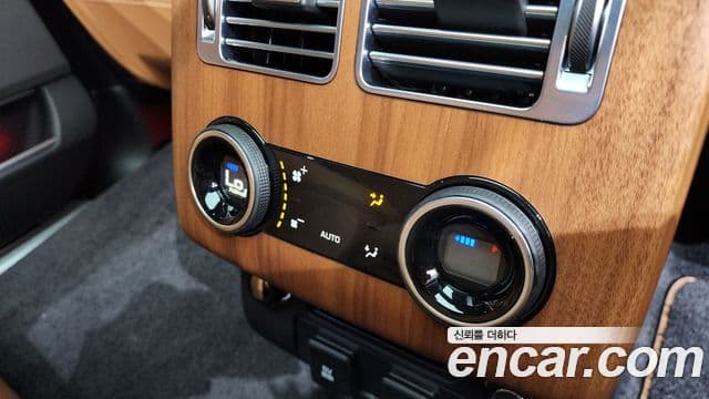 Land Rover Range Rover 2020 — Photo 21/40