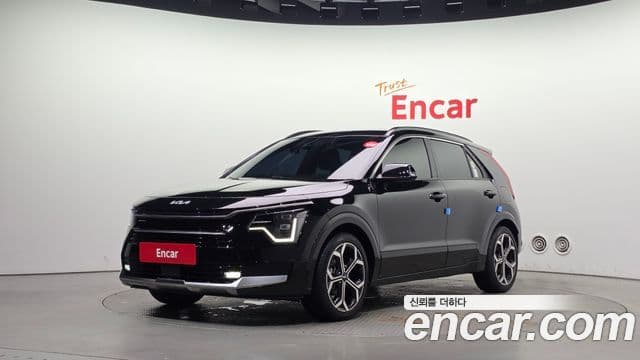 Kia Niro 2022 — Фото 1/20