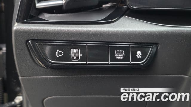 Kia Niro 2022 — Фото 19/20