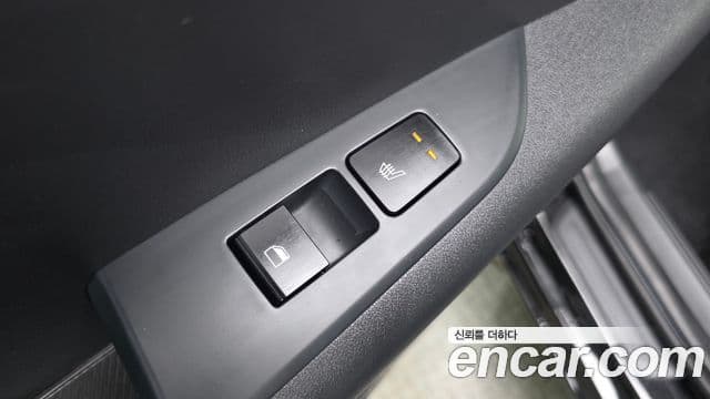 Kia Niro 2022 — ფოტო 28/30