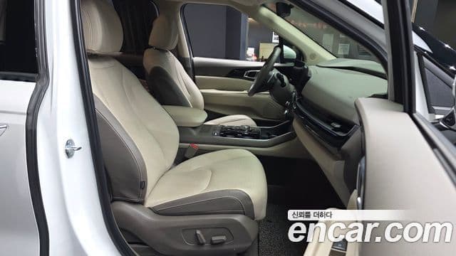 Kia Carnival 2024 — Photo 14/20