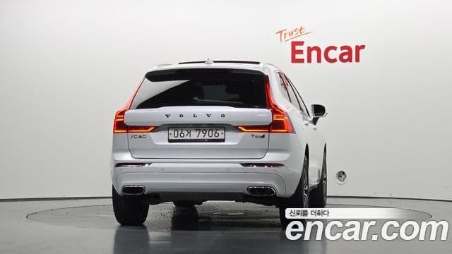 Volvo XC60 2019 — Фото 4/20