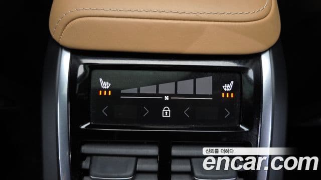 Volvo XC60 2019 — Фото 19/20