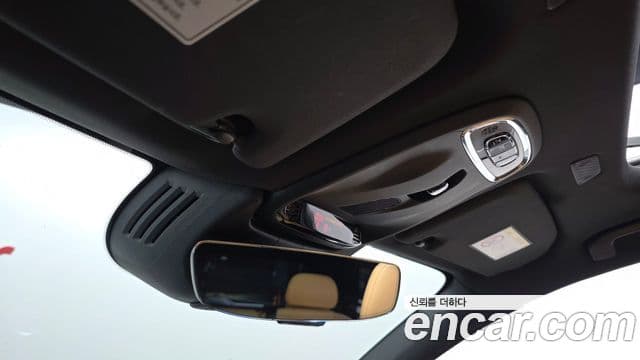 Volvo XC60 2019 — ფოტო 10/33