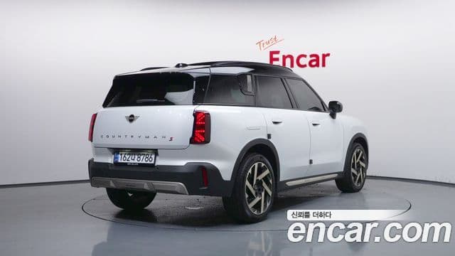 Mini Cooper S Countryman 2024 — Фото 2/20