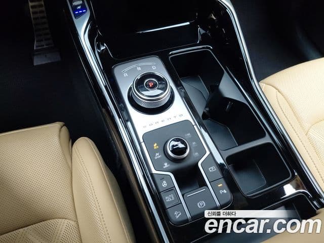 Kia Sorento 2022 — Фото 9/20