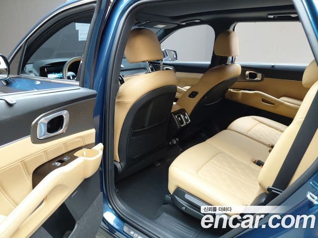 Kia Sorento 2022 — Фото 12/20