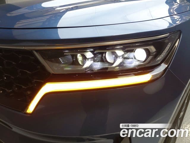 Kia Sorento 2022 — ფოტო 12/33
