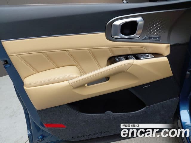 Kia Sorento 2022 — ფოტო 14/33