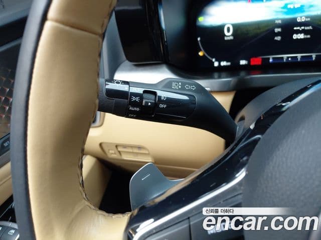 Kia Sorento 2022 — ფოტო 18/33