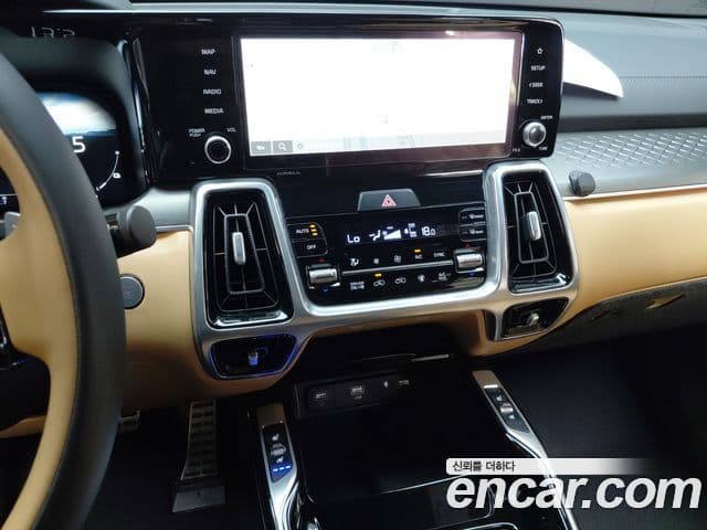 Kia Sorento 2022 — ფოტო 9/33