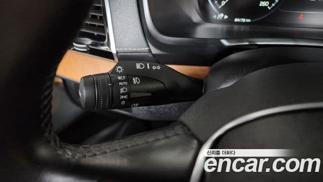 Volvo XC90 2019 — Şəkil 4/35