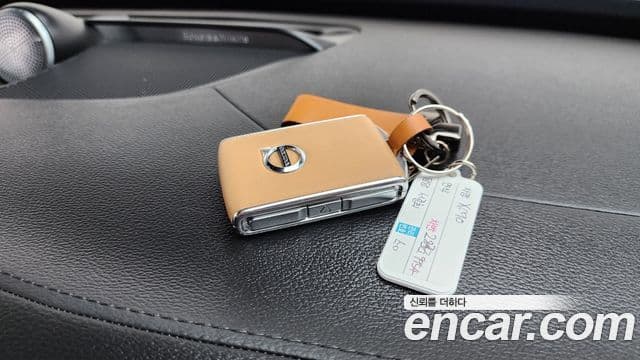 Volvo XC90 2019 — Şəkil 20/35