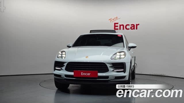 Porsche Macan 2021 — Фото 3/20