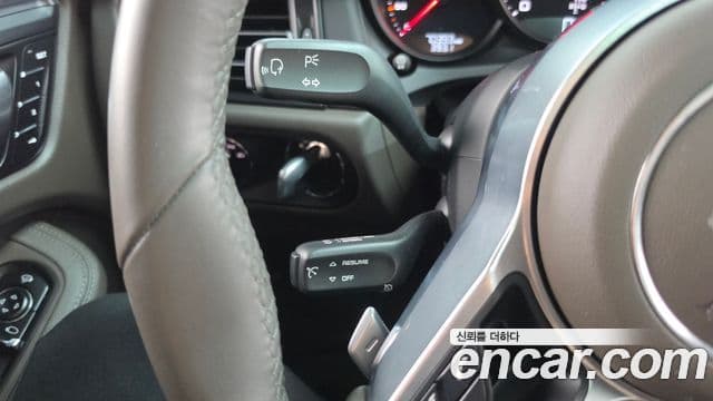 Porsche Macan 2021 — Photo 32/34