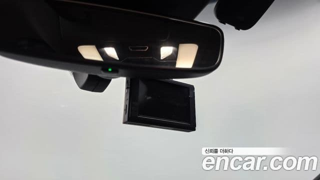 Porsche Macan 2021 — Photo 7/34