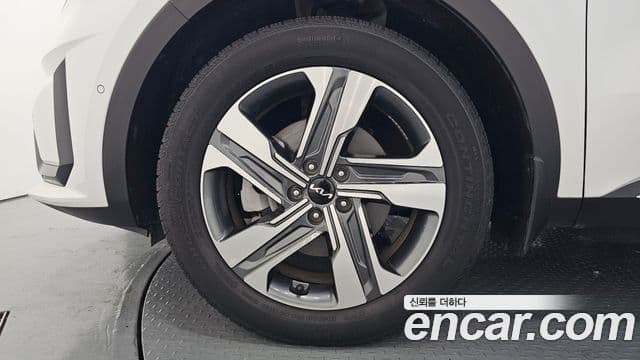 Kia Sorento 2023 — Фото 5/20