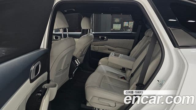 Kia Sorento 2023 — Фото 11/20