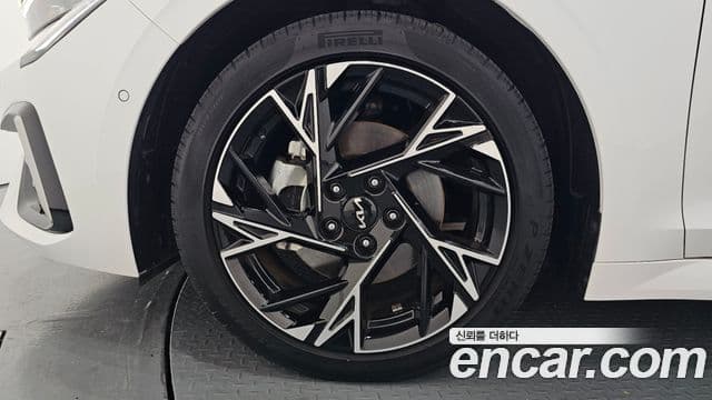 Kia K5 2025 — Photo 16/37