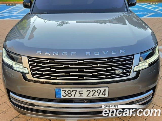 Land Rover Range Rover 2023 — Photo 16/19