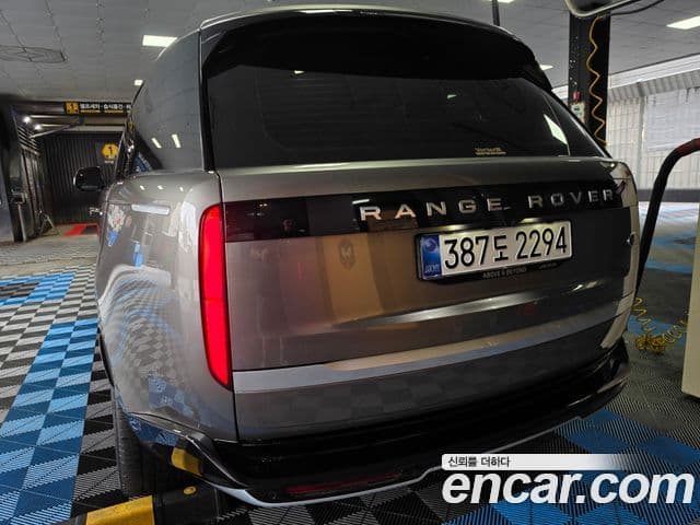 Land Rover Range Rover 2023 — Photo 19/19