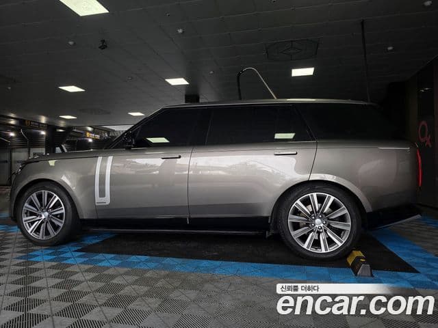 Land Rover Range Rover 2023 — Photo 5/19