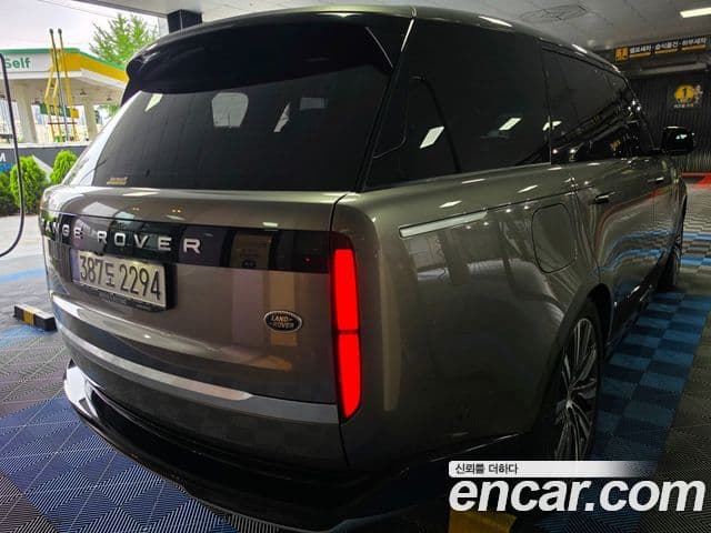 Land Rover Range Rover 2023 — Photo 15/19