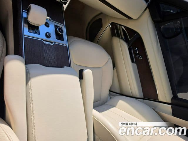 Land Rover Range Rover 2023 — Photo 6/19