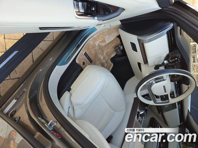 Land Rover Range Rover 2023 — Photo 14/19