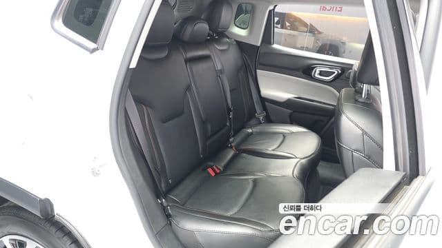 Jeep Compass 2022 — Фото 11/20