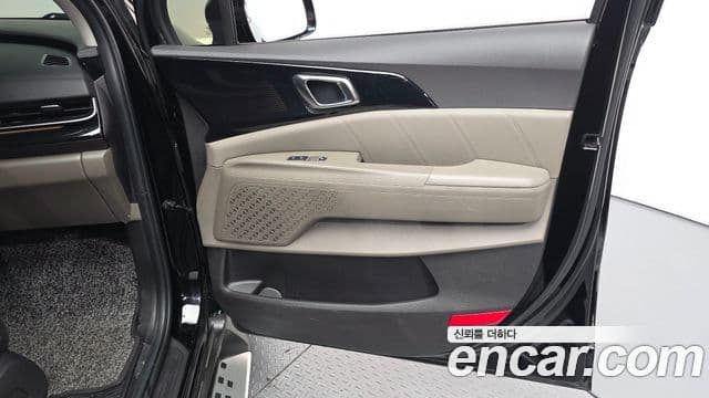 Kia Carnival 2024 — ფოტო 13/31