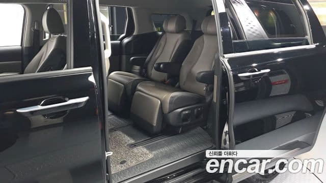 Kia Carnival 2024 — ფოტო 10/31